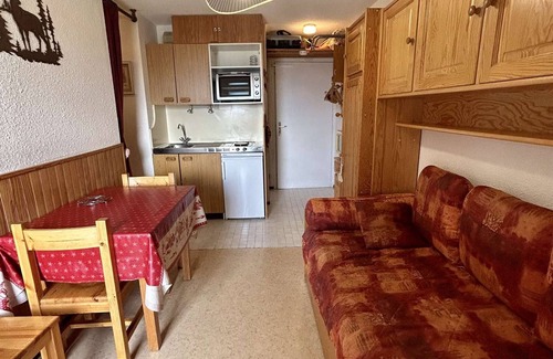 Eclose-Est Apartment | Cozy Studio for 4, Balcony, Near Shops & Lifts, Pet-Friendly - L'Alpe d'Huez
