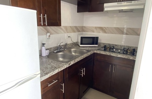 Pinecrest West Park Apartment | Cozy studio for two, in the heart of Tampa