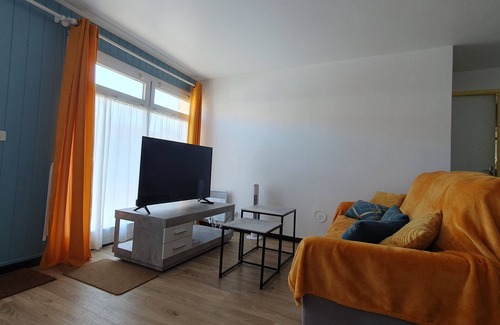 LʼAiguillon-sur-Mer Apartment | Cozy Studio Near Beach, Center & Port for 2