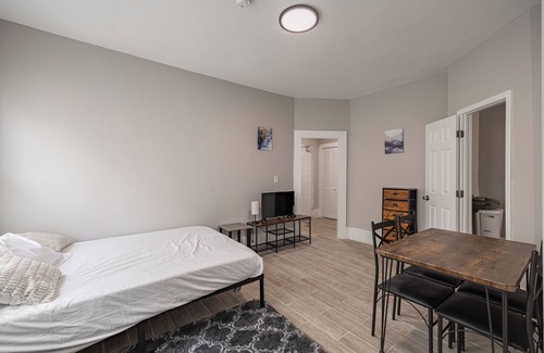 Logan Circle Apartment | Cozy studio in Dupont, Washington DC