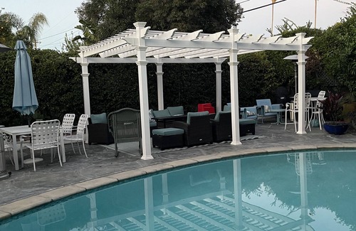 Panorama City Apartment | Cozy studio in phenomenal Los Angeles with WiFi, AC