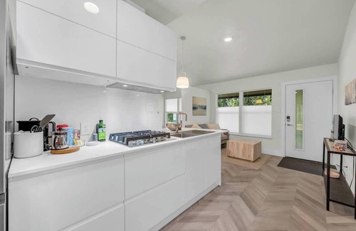 West Campus Apartment | Cozy studio in quiet area - Yard