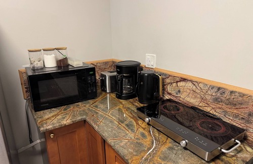 Rockville Apartment | Cozy Studio in Rockville, Walk to The Square and the Metro Station