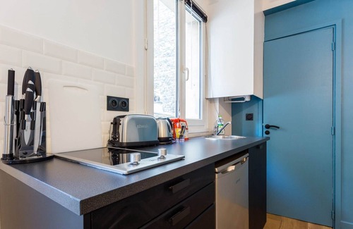 Quinze-Vingts Apartment | Cozy Studio in the Heart of Paris