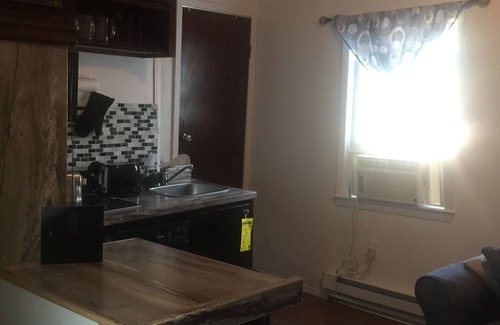 Queens Apartment | Cozy Studio Near Rockaway Beach Come enjoy the ocean as desired !
