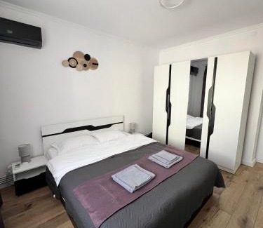 Onesti Apartment | Cozy Studio Onesti