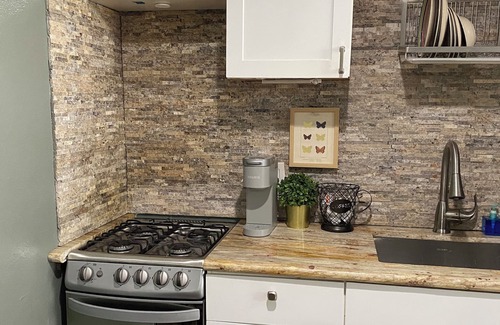 Estate Sion Farm Apartment | Cozy studio space