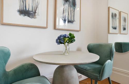 Glebe Apartment | Cozy Studio with Balcony in Unbeatable Location