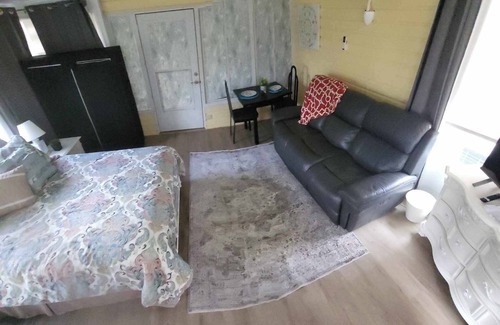 Summerfield Apartment | Cozy studio with Private entrance near The Villages, pet friendly
