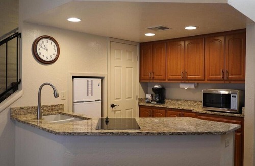 Arcadia Apartment | Cozy Studio with Pool & Fitness Room at Camelback