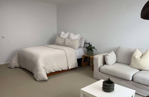 Gerringong Apartment | Cozy studio with private entrance & ensuite