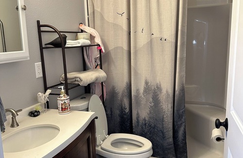 Hillsboro Apartment | Cozy studio with WiFi and AC in charming Hillsboro