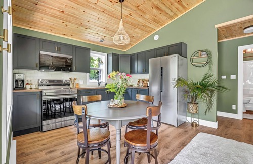 Smiths Corner Cabin | Cozy, stylish, and surrounded by nature; Sojourn Hideaway is the perfect getaway