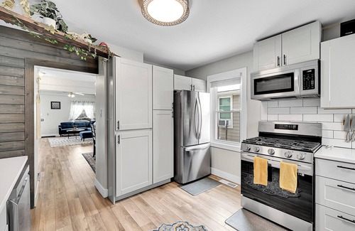 Englewood House | Cozy & Stylish Home in South Denver – Near Parks, Dining & Hospitals