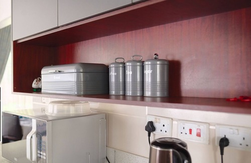 Harare House | Cozy Suburban Home with big pool, <5 minutes to City, Avondale/Groombridge shops