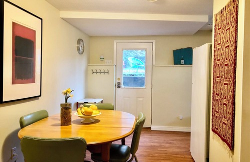 North Cowichan Apartment | Cozy Suite by the Lake + Breakfast!