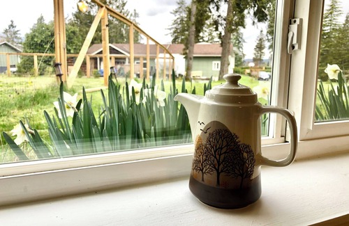 North Cowichan Apartment | Cozy Suite by the Lake + Breakfast!