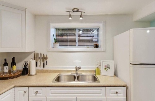 Youbou Apartment | Cozy Suite just Steps from an Amazing Beach