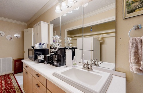 Lubbock House | Cozy suite with patio & enclosed backyard-centrally located