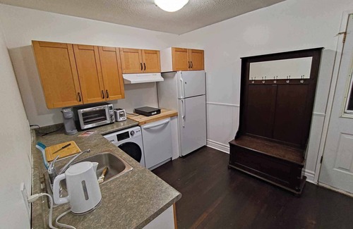 East Hill House | Cozy suite with private entrance, 5 minutes from downtown.