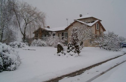 Sercoeur Cottage | Cozy Sunlit Cottage with Terrace Near Epinal-Rambervillers Axis