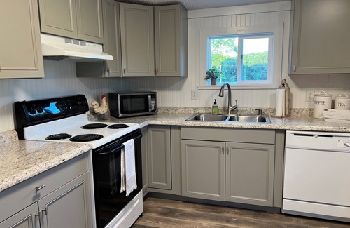 Plummers Landing House | Cozy Sunset Cottage on the family farm near Cave Run Lake and Morehead State