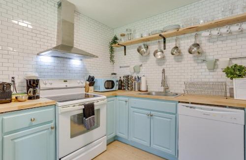 Swan Lake House | Cozy Swan Lake Apt with Grill and Private Yard