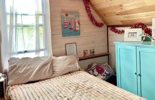 Fairlee Cabin | Cozy Swimming Hole cabin on Lake Morey