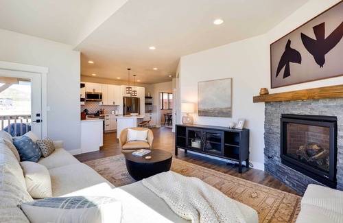 Tabernash House | Cozy Tabernash Home w/Fireplace & Mountain Views