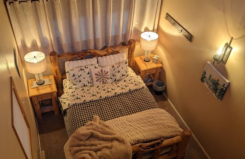 Taos Ski Valley Cabin | Cozy Taos Ski Valley Family Cabin