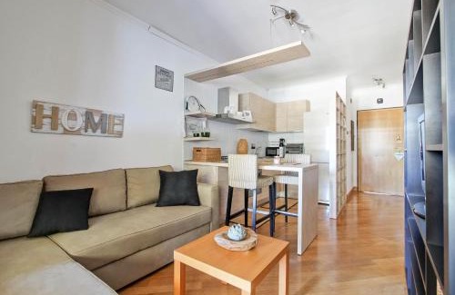 Garbatella Apartment | Cozy terrace apt close to Eataly and metro Piramide