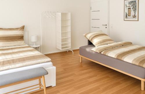 Meerbusch Apartment | Cozy Terrace Studio near Düsseldorf Messe-Fair & Airport I 15 Min