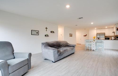 Southside House | Cozy Texas Escape Near SeaWorld San Antonio!