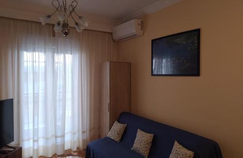 Thessaloniki City Centre Apartment | Cozy three BDRMS central APT at five Filippou str