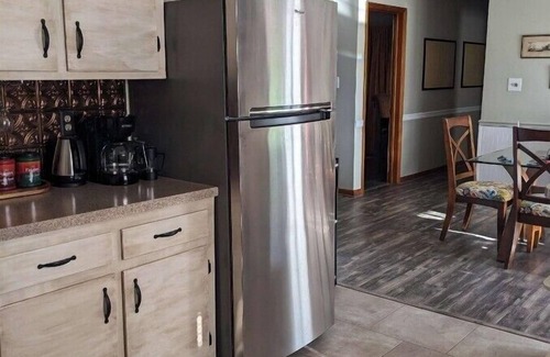 Taneytown House | Cozy Three Bedroom Rancher on Quiet Road on the Edge of Town