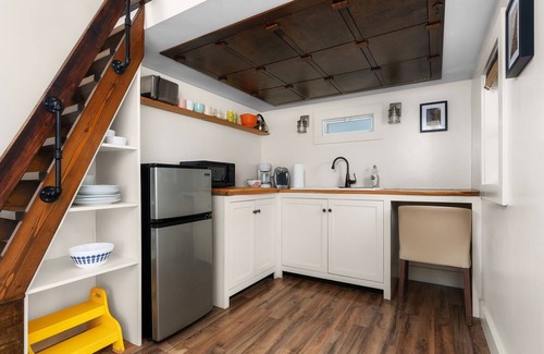 South Lamar House | Cozy Tiny Home on Eco Farm and Huge Yard