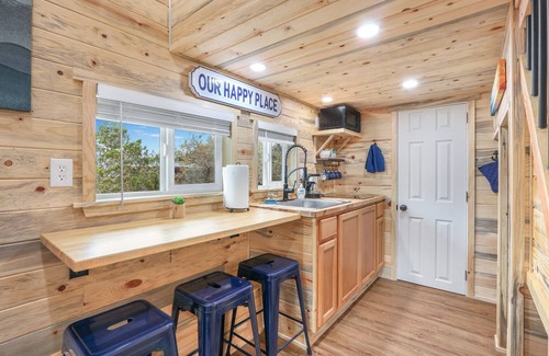 Dripping Springs House | Cozy Tiny House in Dripping Springs w/Sunset Views & Romantic Fireplace