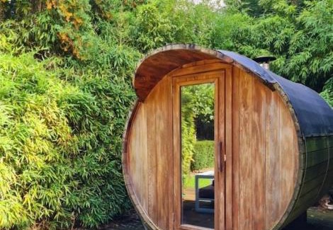 Waasmunster House | Cozy tiny house with swimming pool & outdoor sauna