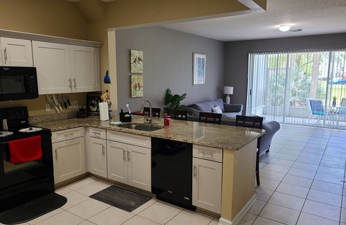 Wesley Chapel House | Cozy Townhouse 5 mins from Restaurants & Outlets, 20 mins from Downtown Tampa