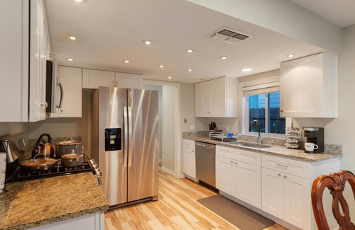 Anderson Mill House | Cozy&Tranquil Heaven With KingSuite&Covered Patio&BigFencedYard, 5-Star-Location
