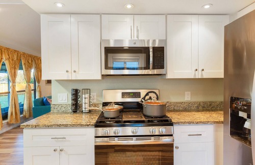 Anderson Mill House | Cozy&Tranquil Heaven With KingSuite&Covered Patio&BigFencedYard, 5-Star-Location