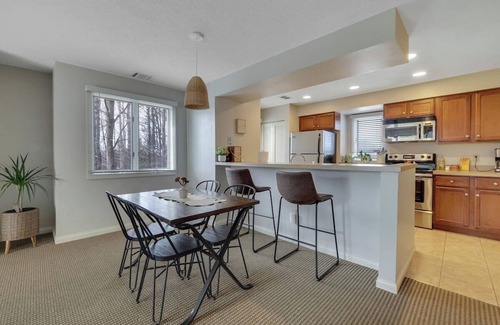 Acme House | Cozy Traverse City Condo