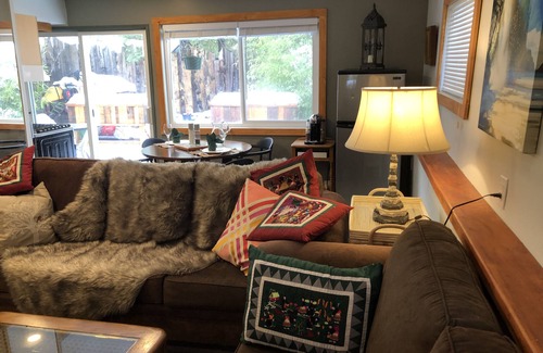 Langford Cabin | Cozy up at mill hill with HotTub