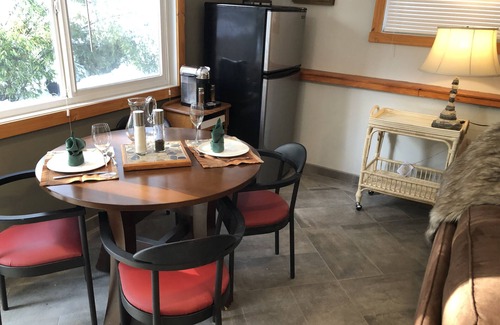 Langford Cabin | Cozy up at mill hill with HotTub