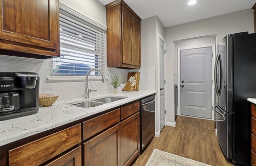 Euless House | Cozy Updated Home w/Hot Tub minutes from DFW Airport
