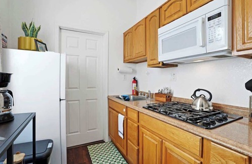 Alkali Flat Apartment | Cozy Upstairs Studio Near Downtown and the River