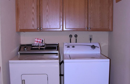 Lake Almanor Country Club Cabin | Cozy Cabin on over 1 acre. 5 min. to lake, close to Mt Lassen. DOGS WELCOME!