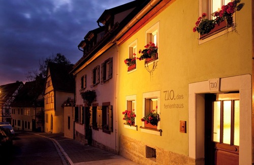 Rothenburg Old Town Apartment | Cozy vacation home with whirlpool tub and balcony