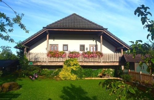 Kollmitzberg Apartment | Cozy vacation apartment "Waldblick" (60 sqm) with two bedrooms