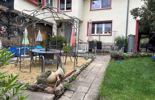 Saaleplatte Apartment | Cozy vacation apartment with pool and garden. Pets allowed, also for fitters